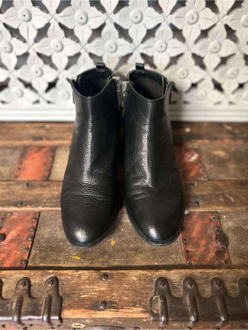 Kenneth Cole Reaction Black Leather Ankle Booties with‎ Side Zip